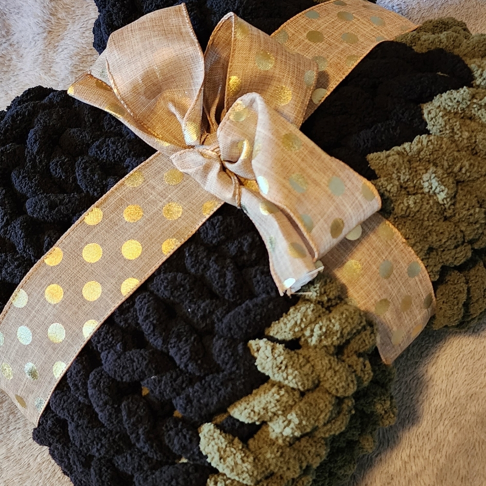 Hand knit throw blankets